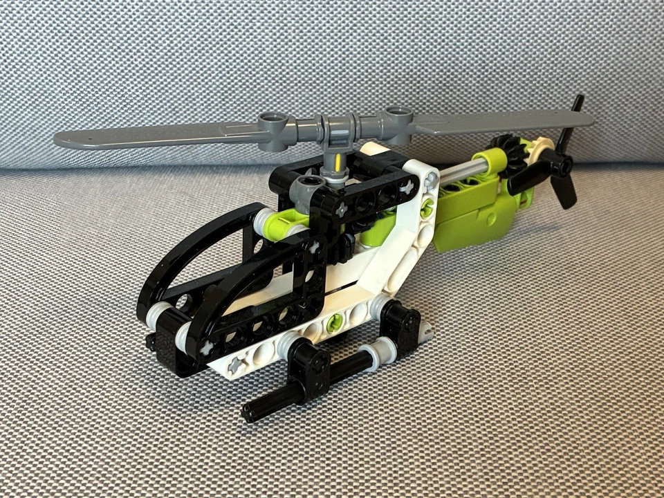 LEGO Technic 30465 Helicopter, photo 2 of 5