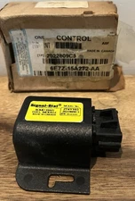 International Electronic Daytime Running Light Module Control 2022809C3 (NOS)