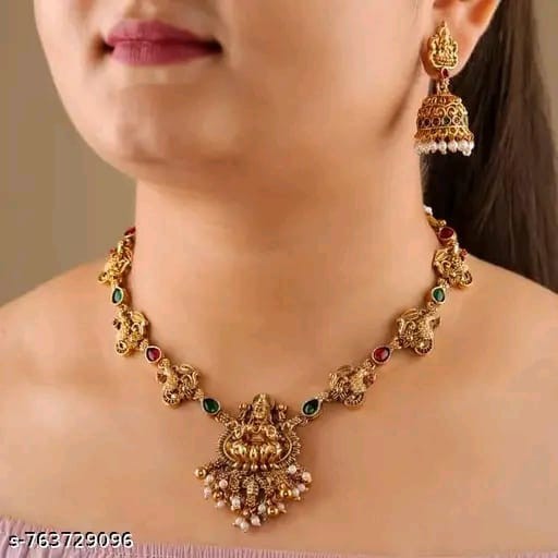 Joyería del sur de la India gargantilla chapada en oro conjunto de joyas con pendientes