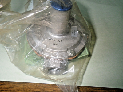 #ad MAXITROL 325 3 1 2quot; NPT Gas Pressure Regulator 10 psig 250000 BtuH 4E224 $41.00