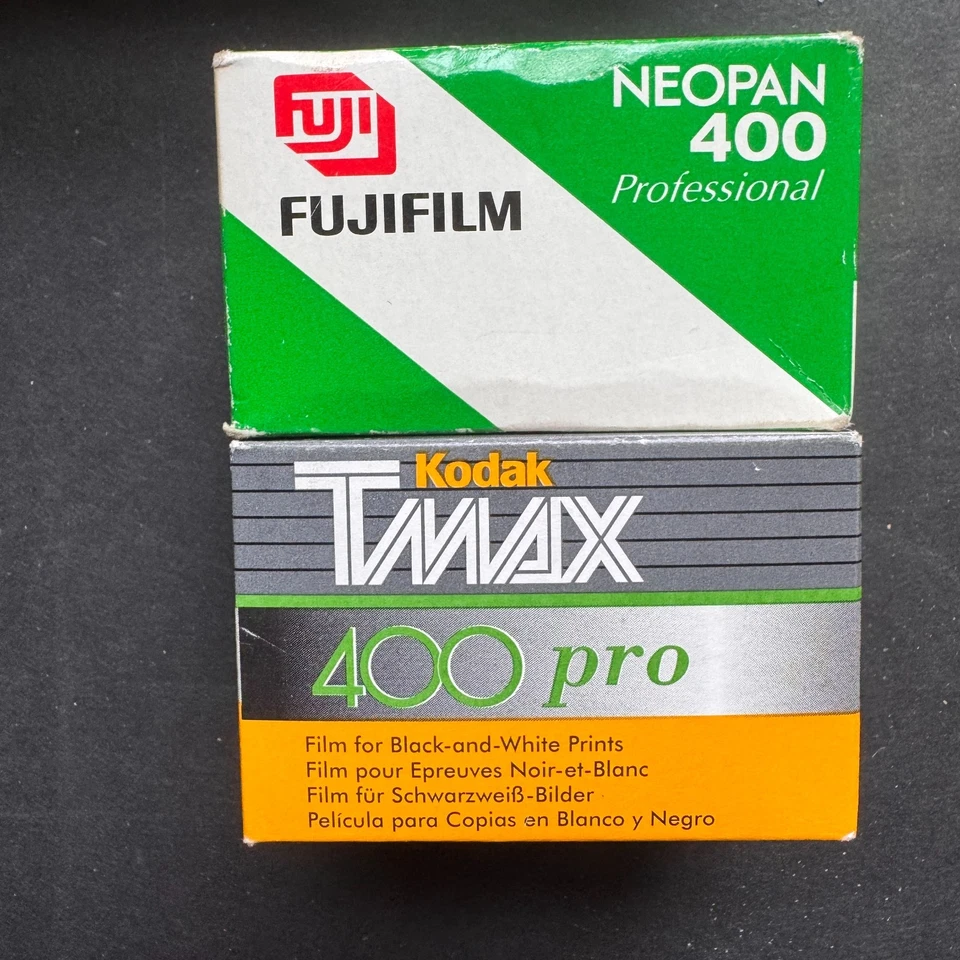 8 rollos de película vintage caducada en blanco y negro - Kodak Fuji 400 PRO TMY 135-36 Foto 2 de 2