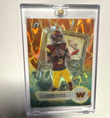 Jayden Daniels 25/25 Voltaic 2025-26 Topps Resurgence Commanders