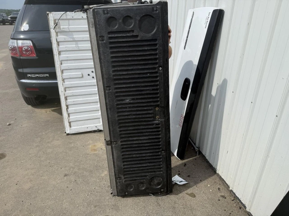 (SOMENTE RETIRADA LOCAL) Porta-malas/escotilha/porta traseira estilo clássico compatível com 99-07 Sierra 1500 PI - Imagem 2 de 4