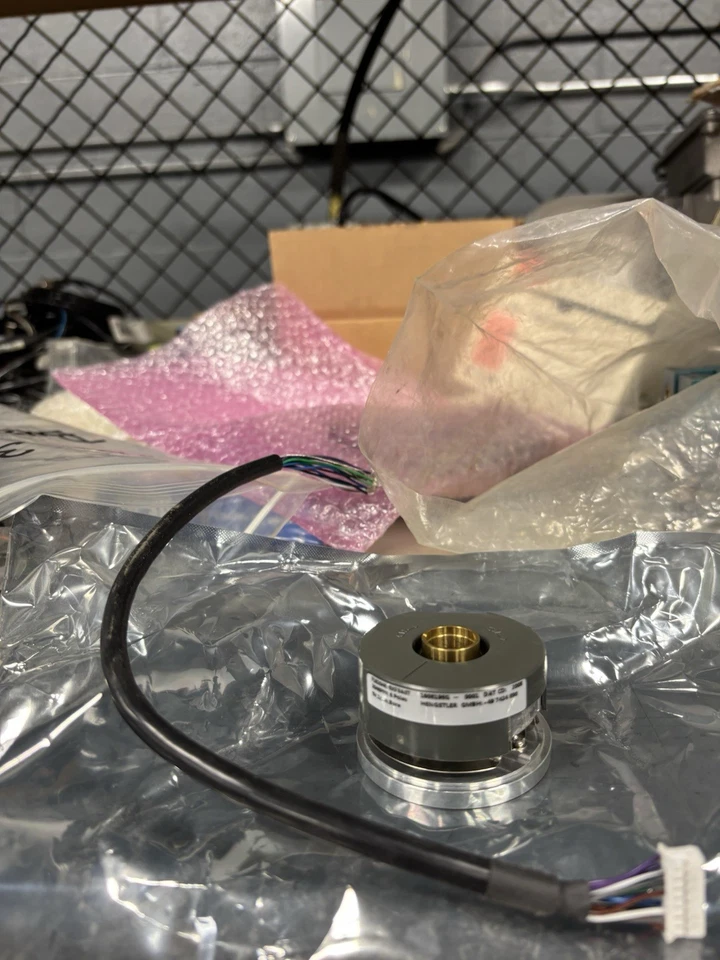 NEW NO BOX Hengstler (Danahar Controls) F182048/6XF3A07 Encoder 1608198G 2048PPR - Image 4 of 4