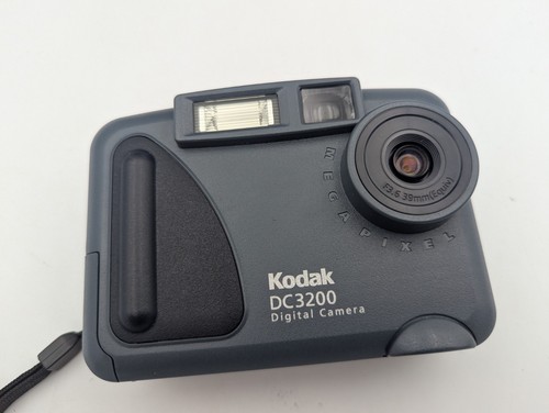 Kodak DC3200 Digi Cam - Picture 5 of 14