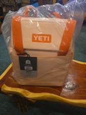YETI Daytrip Tote Bag 14L Peach Beekeeper Beach Lunch Bag Gold Coast Collection 