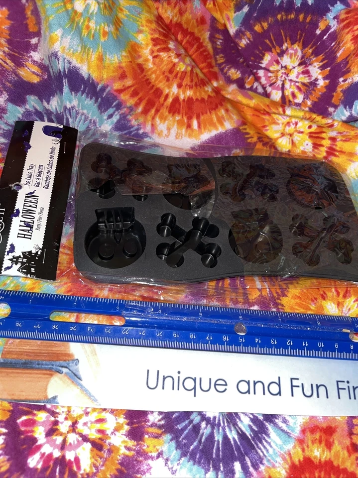 Bandeja de cubitos de hielo de hueso cruzado y calavera de Halloween molde de caramelos y más Foto 3 de 4