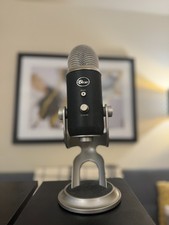 Logitech Creators Blue Yeti USB Microphone for PC, Mac, Gaming, Recording
