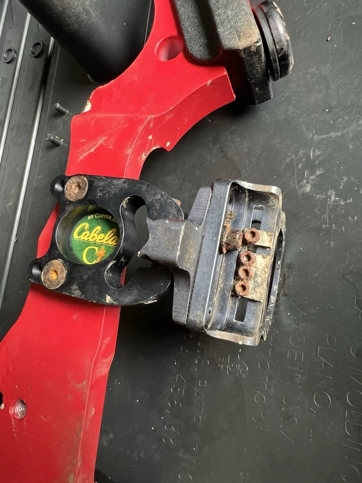 Arco compuesto de tiro con arco Genesis 1100 con estuche rígido para diestros necesita ser restringido Foto 3 de 4