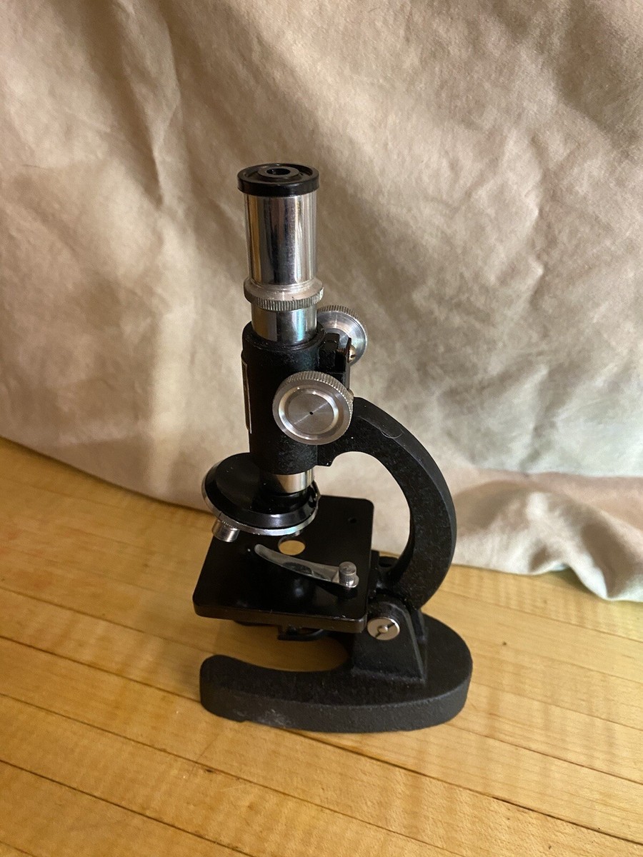 VINTAGE JAPAN WACO MICROSCOPE WITH 3 LENSES, 1OOX,200X,300X