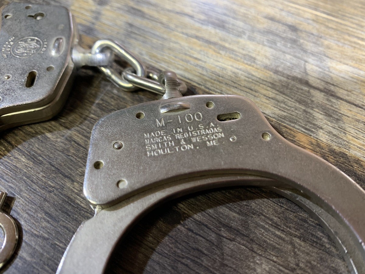 Smith And Wesson Handcuffs M-100 Made In USA | eBay