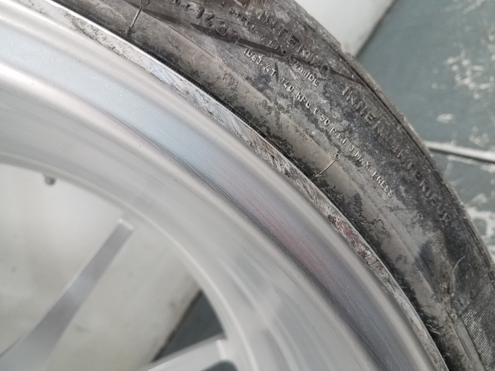 2021 McLaren 765LT Front Wheel / Tire #1 #5537 KK5