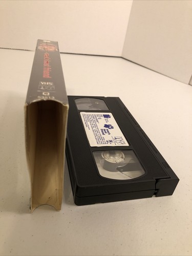 Man's Best Friend (VHS) - Ally Sheedy, Lance Henriksen - Picture 9 of 12