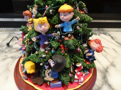 Lighted DANBURY MINT PEANUTS CHRISTMAS TREE Snoopy Charlie Brown