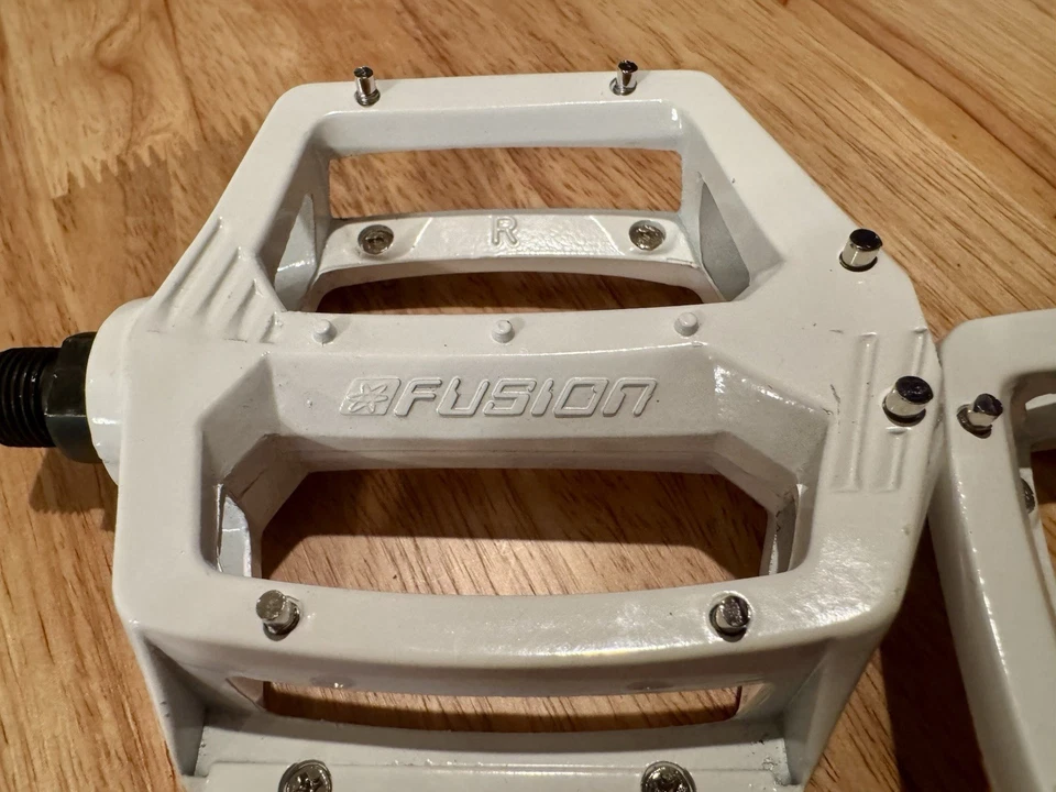 Pedales Haro Fusion 9/16" blancos Foto 3 de 4