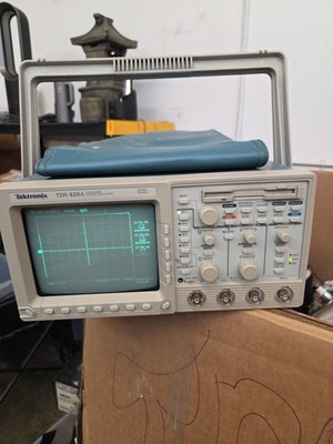 Tektronix TDS 420A 4-channel 200 MHz 100 MS/s oscilloscope 