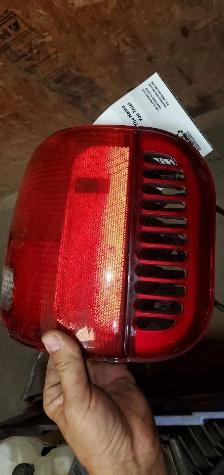 Passenger Right Tail Light Fits 95-03 DODGE 1500 VAN 1120893 Foto 2 de 4