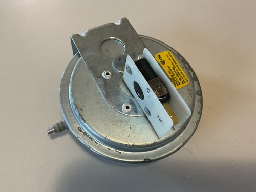 RUUD RHEEM WEATHERKING 42-22474-02 -.30WC PRESSURE SWITCH FS6120-451 - Picture 2 of 4