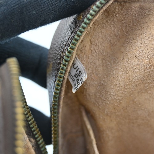 LOUIS VUITTON Trousse Toilette 28 Monogram Cosmetics Pouch "STICKY" P4202OS705 - Picture 19 of 20