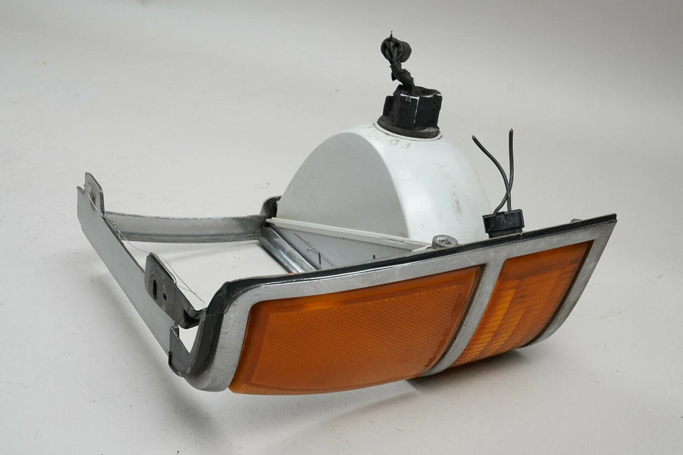 Bisel de faros Ford Bronco Ii 1990-1997 con luz de giro lámpara delantera izquierda OEM Foto 3 de 4