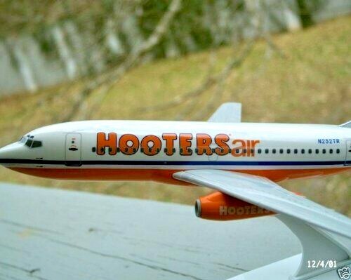 Hooters Air Boeing 737-200 Scale 1:130 Airplane Model Defunct Airlines - New - Picture 7 of 17