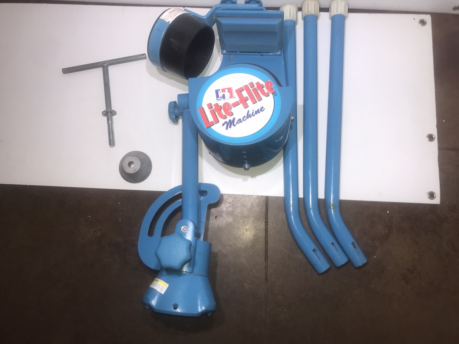 Jugs Sports LiteFlite Pitching Machine M6000 BaseBall And SoftBall