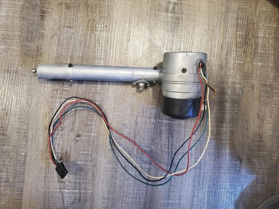 Cadillac Seville 1976 antena eléctrica reconstruida estándar Foto 4 de 4