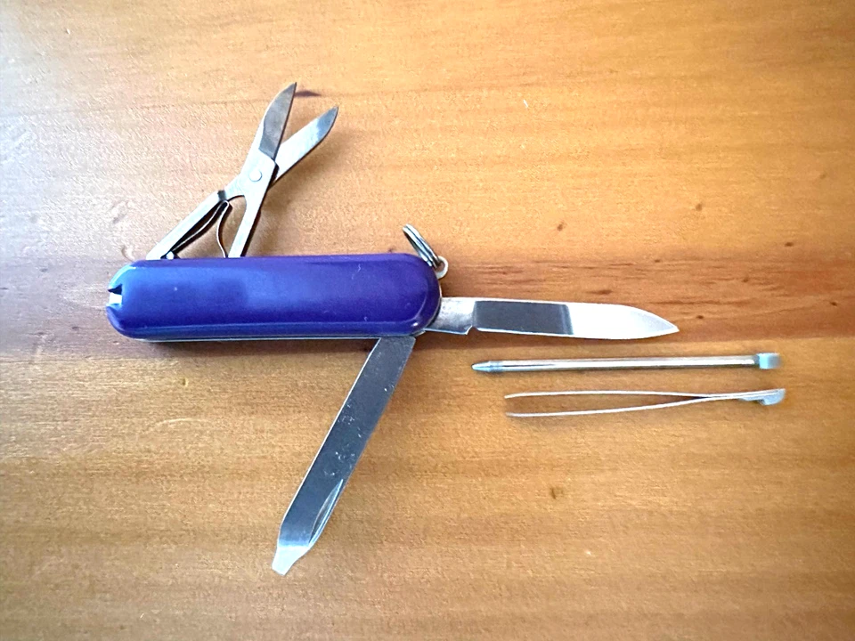 Victorinox Швейцарский армейский нож оригинальный подпись 58 мм фиолетовый редкая сняты с производства - Изображение 2 из 4