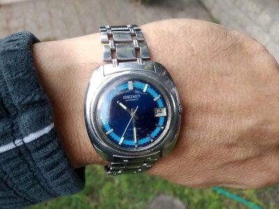 Seiko Rare Curved Crystal Vintage Watch Light Blue Dial Two-Tone Bracelet Seiko Rare Curved Crystal Vintage Watch Light Blue Dial Two  main image 3