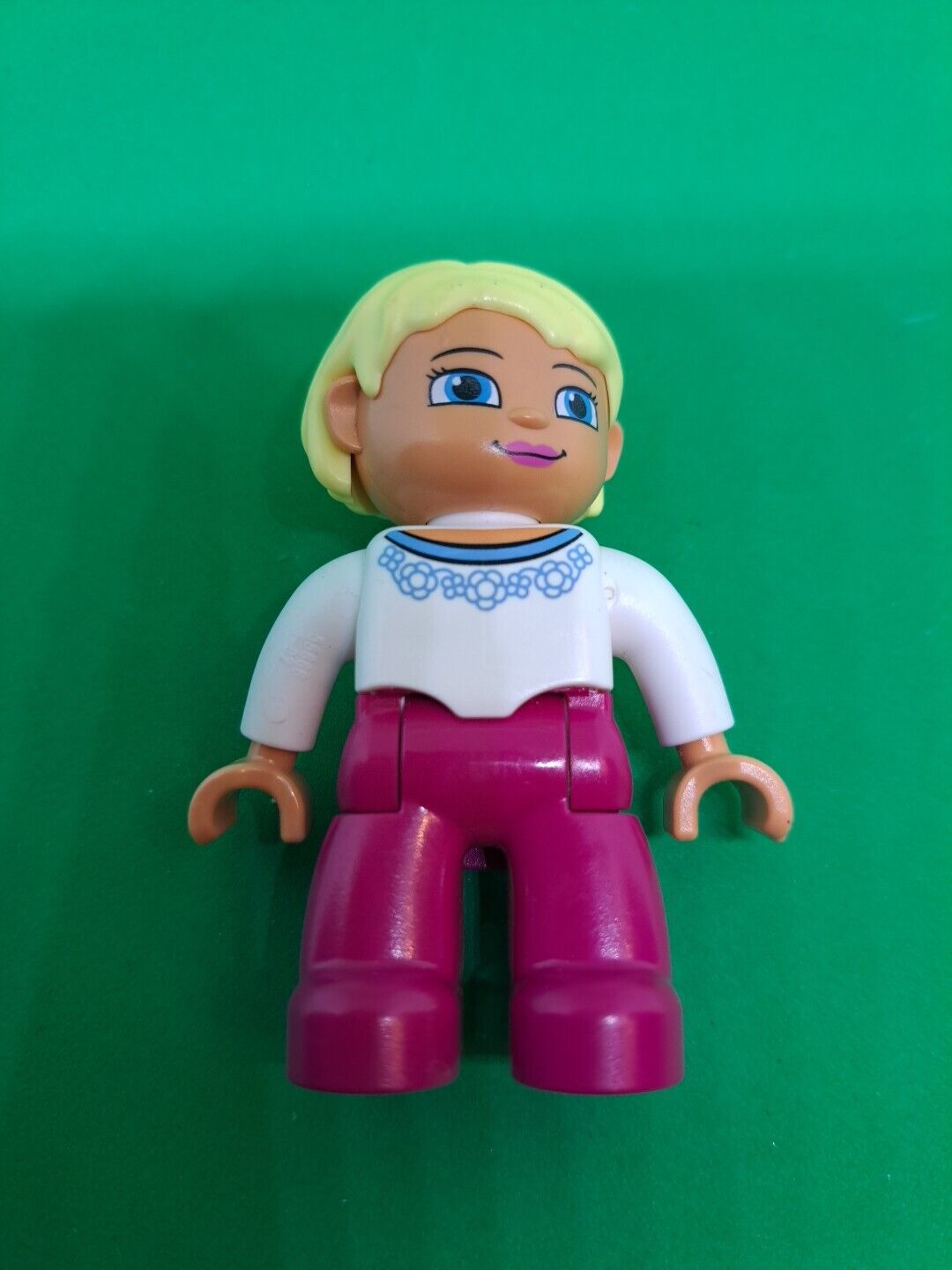 LEGO Duplo Figure Girl Female Blonde from set 10587 M