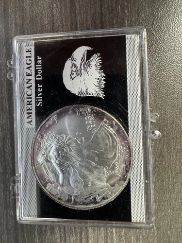 2000  AMERICAN SILVER EAGLE  1  OZ.  PURE FINE SILVER  999