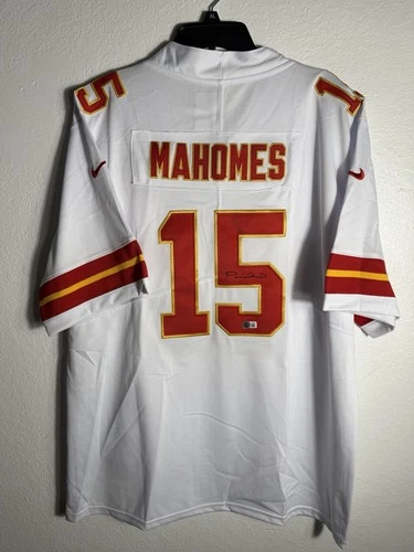 Patrick Mahomes Signed Chiefs Jersey Beckett Witness BAS COA Auto KC NFL MVP