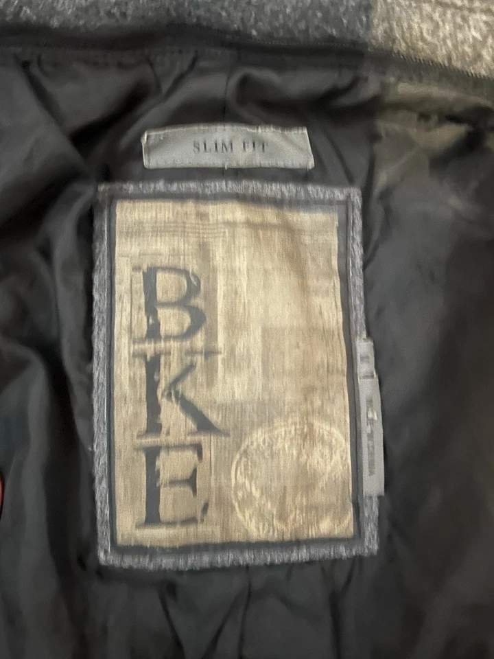 Chaqueta BKE Hombre Calce Ajustado Estilo Militar Talla Mediana  Foto 4 de 4