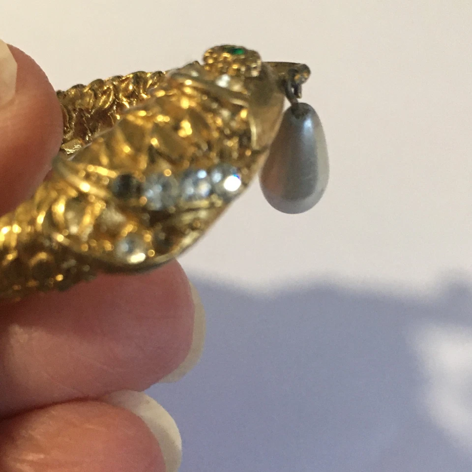 ВИНТАЖНЫЙ ЗЕЛЕНЫЙ ГЛАЗА ЗОЛОТОЙ ТОН ДВОЙНОЙ РЫБЫ СТРАЗЫ ИСКУССТВЕННЫЙ ЖЕМЧУГ БРОШЬ ЗАКОЛКА ЧИТАТЬ - Изображение 2 из 4