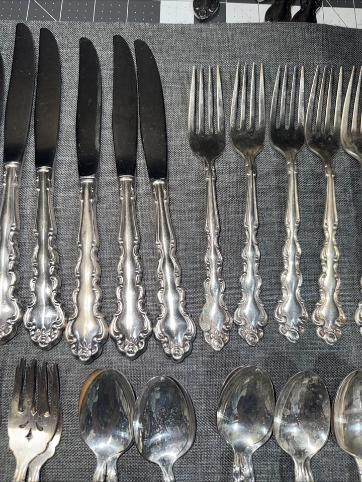 Juego de 75 cubiertos Oneida Community Beethoven cubiertos cuchillo tenedor cuchara servidor Foto 3 de 4