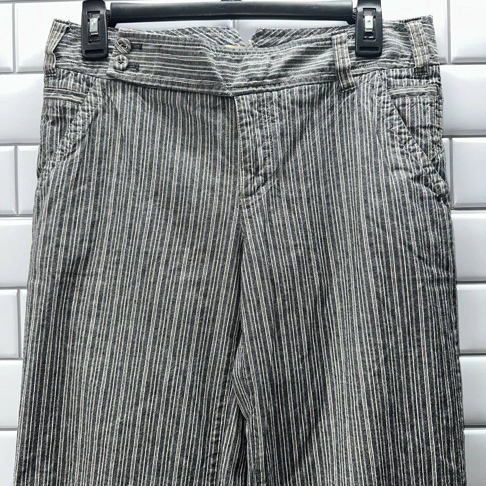 Pantalones Free People para mujer talla 4 gris blanco a rayas corte bootcut acampanado puño enrollable Foto 2 de 4