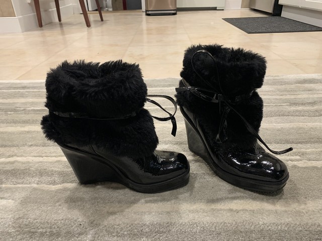 michael kors carrigan wedge