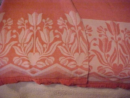 COTTON BLANKET w/ TULIPS, Brownish/Rose Color, REVERSIBLE 1940s - Picture 3 of 3