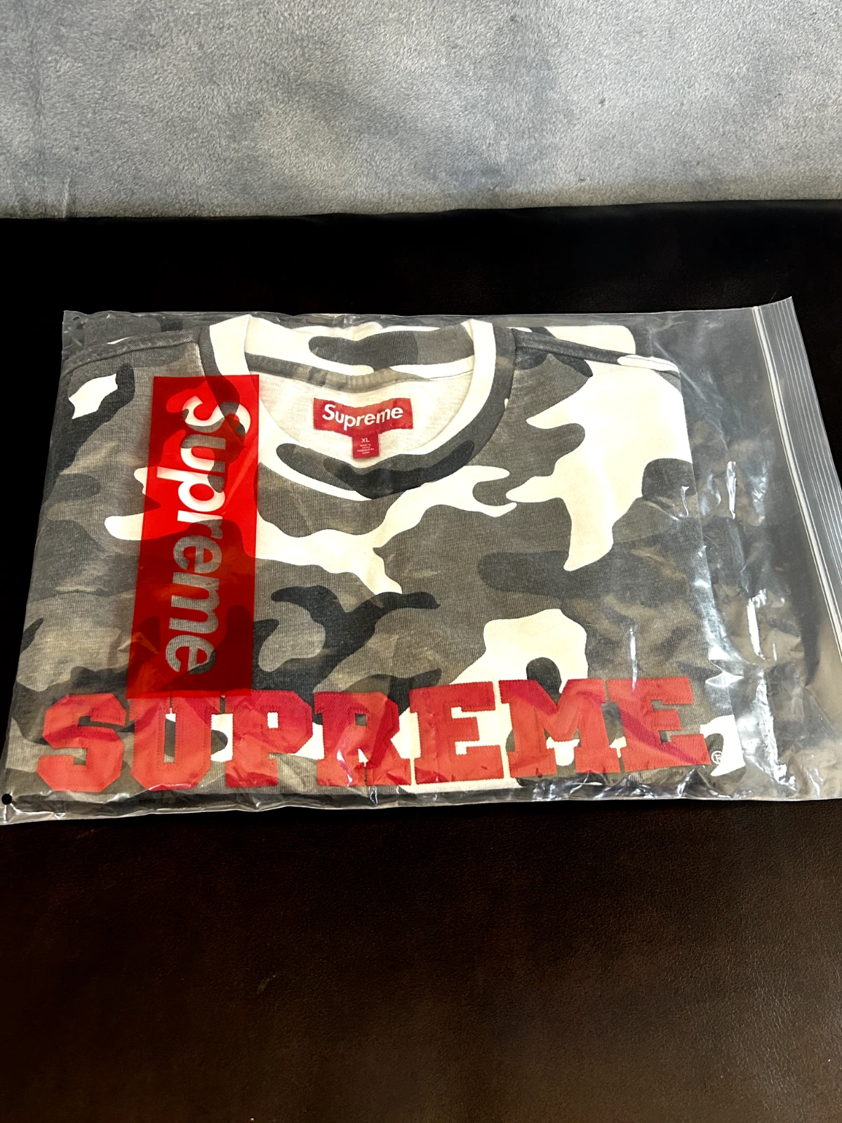 Haut chemise logo Supreme College camouflage neige collégial S/S haut FW23 XL