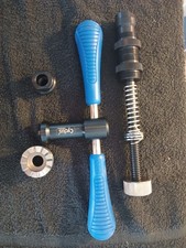 Cyclus frame bottom bracket facing tool, neve...