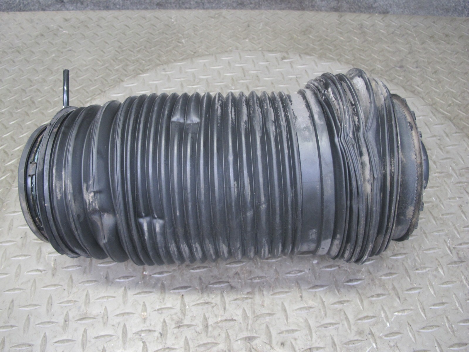 2017-2020 MASERATI LEVANTE M161 REAR LEFT SIDE AIR RIDE SUSPENSION SPRING