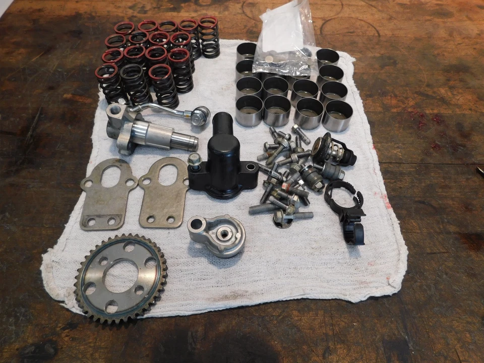 Yamaha 6bh-11102-11-00 cylinder head 1.8 liter all new valves and valve springs  - Image 3 of 4