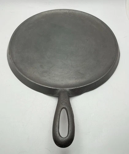 Vintage Griswold Cast Iron #8 Large Logo Griddle, Smooth, Sits Flat 608