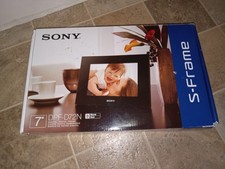 Sony S Frame DPF-D72N Digital Picture Frame
