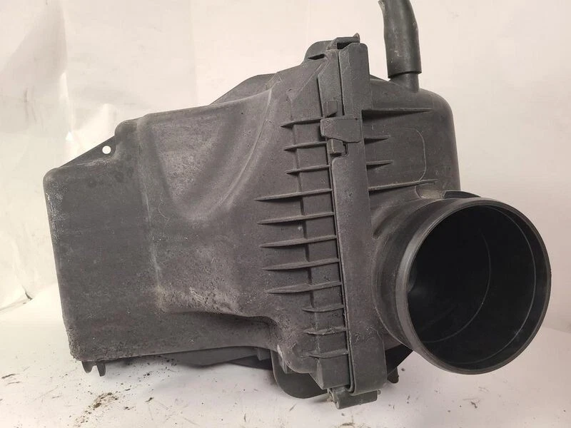 2011-2020 Dodge Charger Air Cleaner Filter Box 5.7L w/o police package OEM - Изображение 3 из 4