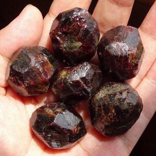 Piedra preciosa de cristal granate rojo natural 100 g piedra áspera mineral muestra curación - Imagen 1 de 5