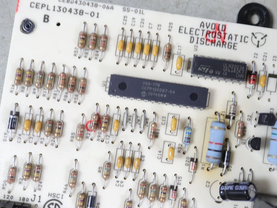 Carrier Bryant CEPL130438-01 Furnace Control Circuit Board HK42FZ013 - Image 2 of 4