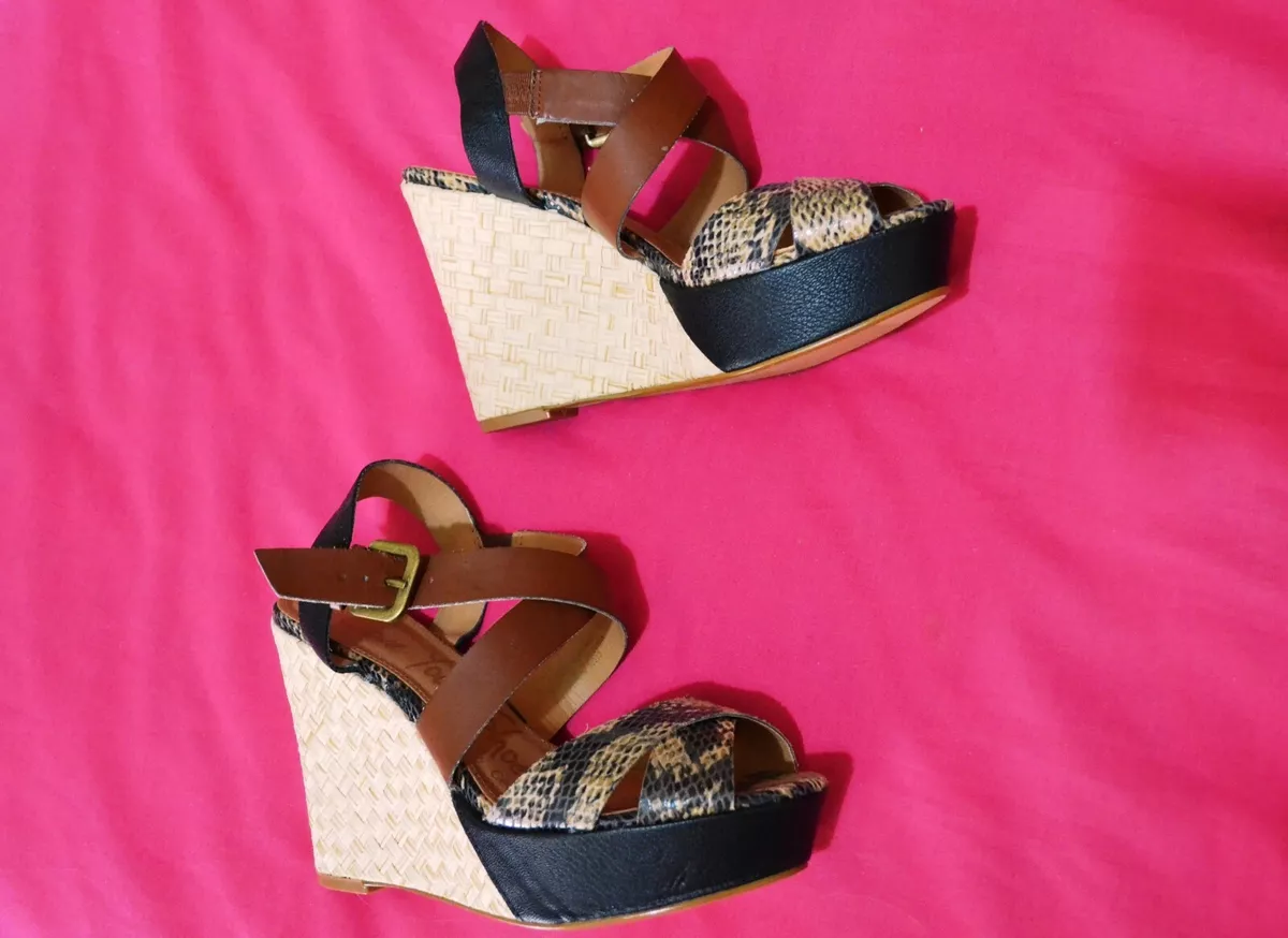 Snake print shop wedge shoes