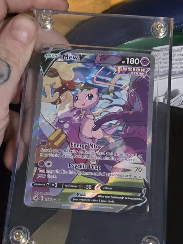 Pokémon TCG Mew v 251 Fusion Strike Alternate Art Near Mint Condition