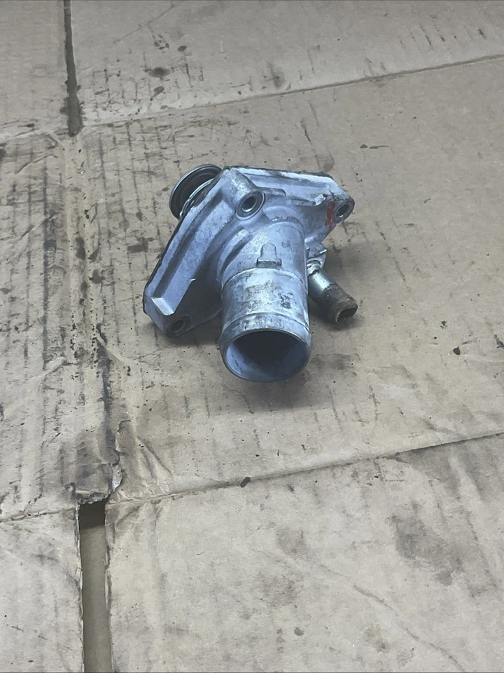 03-06 Infiniti G35 Nissan 350Z VQ35DE Conjunto Carcasa Termostato 21200-4W010 Foto 4 de 4